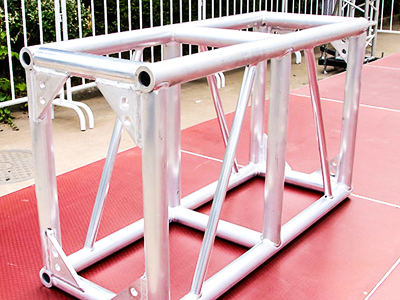 How to ensure the safety of the truss stage？